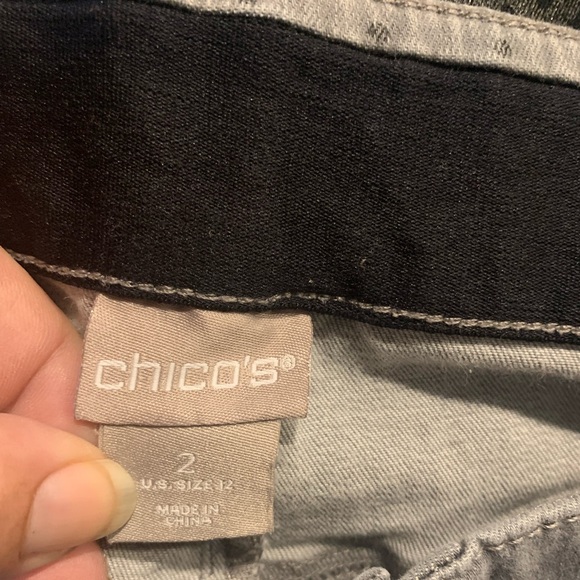 Grey Dot “Secret Stretch” Slim Leg Jeans  { Chicos Size 2 } - Picture 7 of 9
